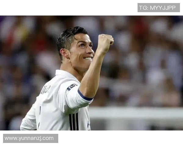 怀旧足球明星高清复古照片展现经典瞬间与辉煌岁月 怀旧足球明星高清复古照片展现经典瞬间与辉煌岁月