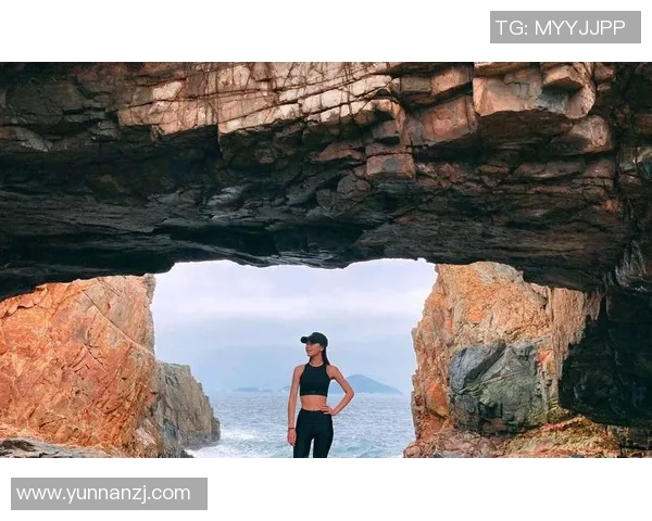 足球明星们在沙滩上的精彩瞬间尽显魅力与风采的照片集锦 足球明星们在沙滩上的精彩瞬间尽显魅力与风采的照片集锦